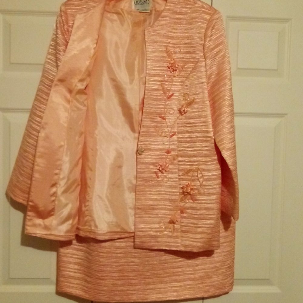 Suit - Picture 2 of 3